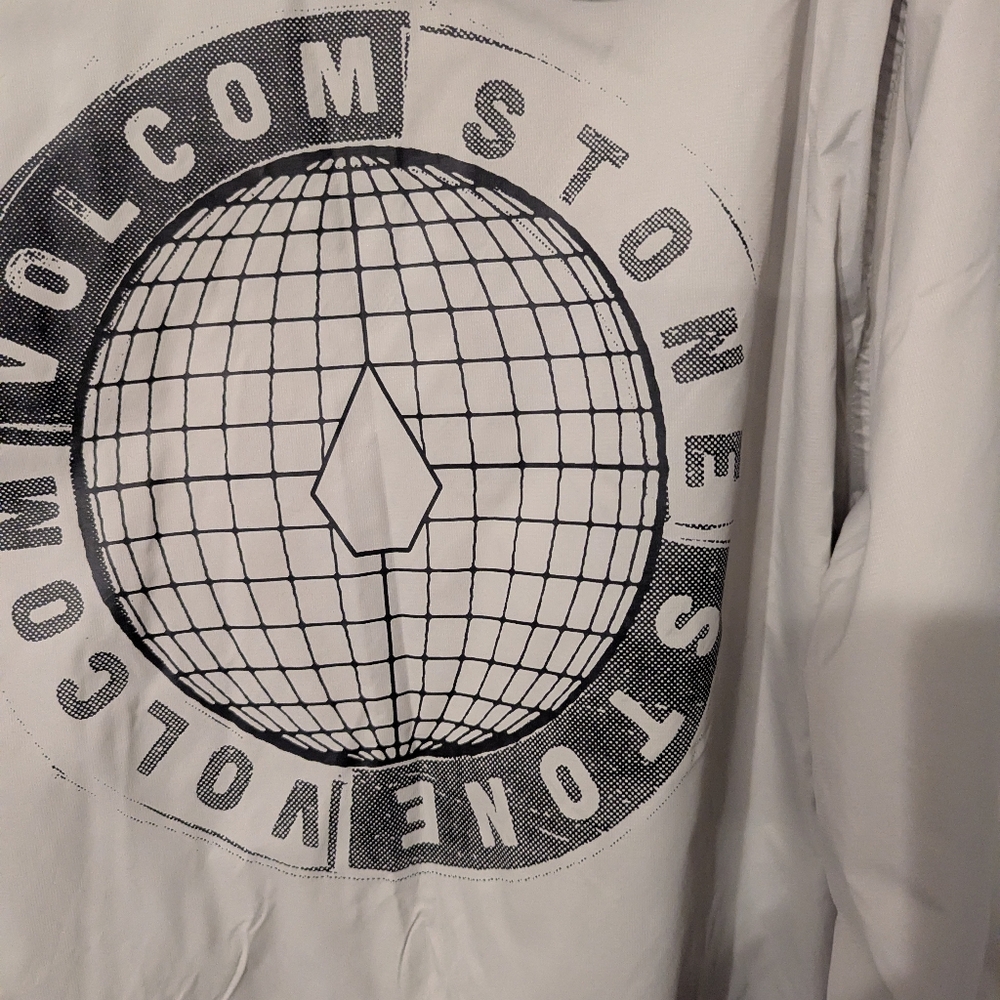 Volcom pull-over windbreaker Med. - Picture 3 of 3